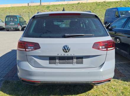 Volkswagen - Passat