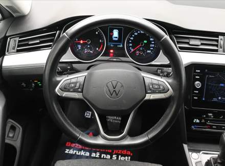 Volkswagen - Passat