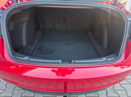 Tesla - Model 3