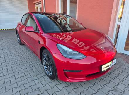 Tesla - Model 3
