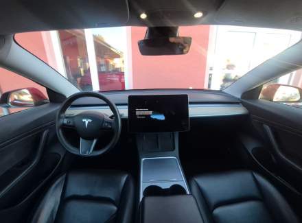 Tesla - Model 3
