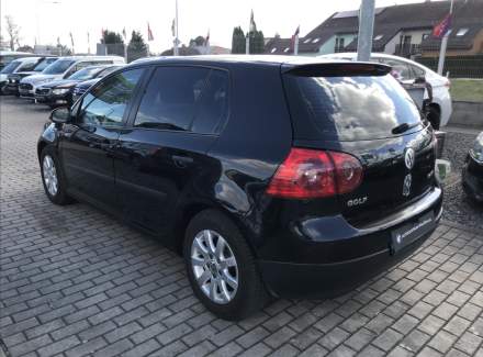 Volkswagen - Golf