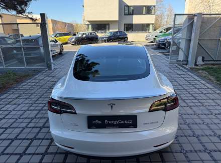 Tesla - Model 3