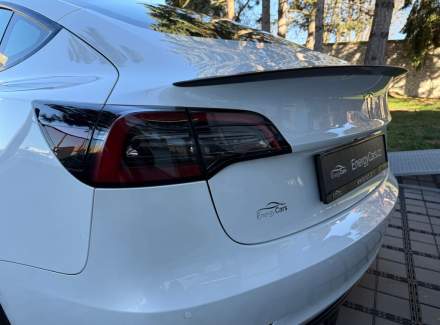 Tesla - Model 3