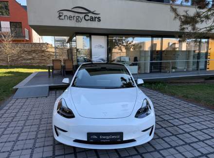 Tesla - Model 3