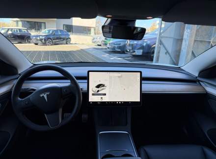 Tesla - Model 3