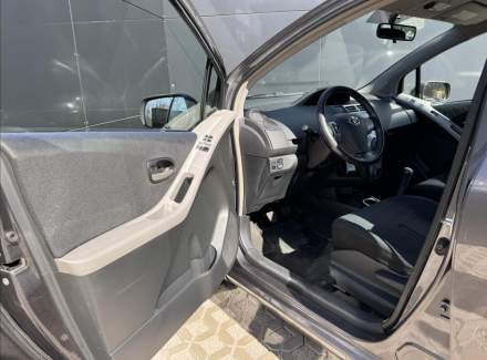 Toyota - Yaris