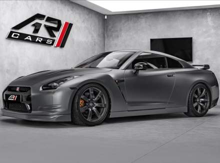 Nissan - GT-R