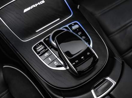 Mercedes-Benz - E-class