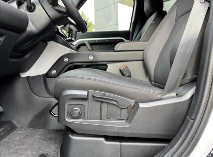 Land Rover - Defender