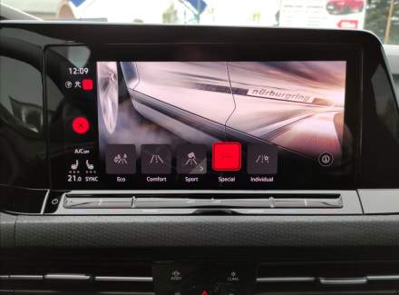 Volkswagen - Golf