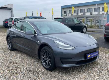 Tesla - Model 3