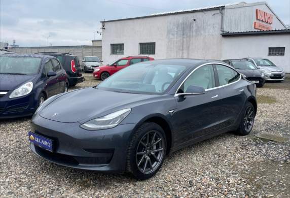 Tesla - Model 3