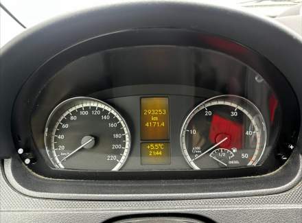 Mercedes-Benz - Vito