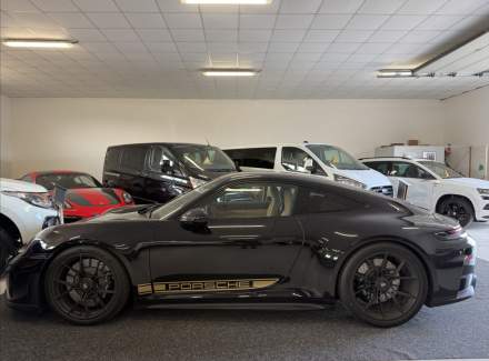 Porsche - 911