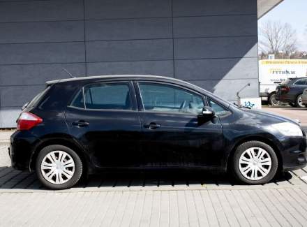 Toyota - Auris