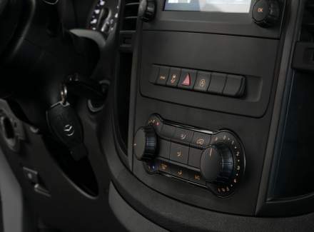 Mercedes-Benz - Vito