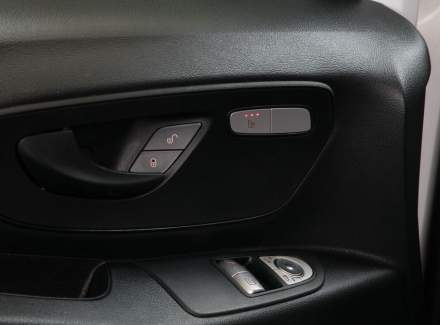 Mercedes-Benz - Vito
