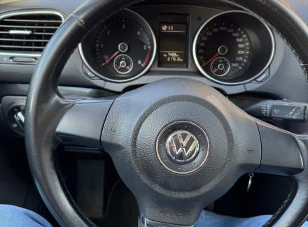 Volkswagen - Golf