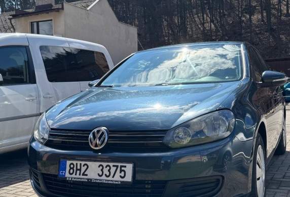 Volkswagen - Golf