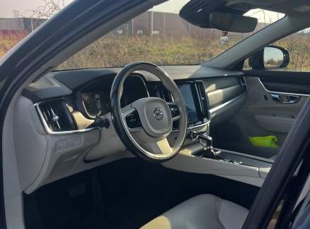 Volvo - V90
