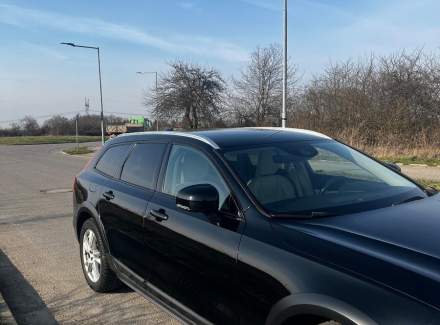 Volvo - V90