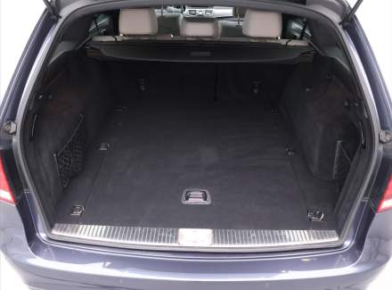 Mercedes-Benz - E-class