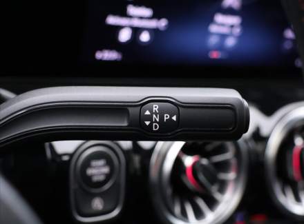 Mercedes-Benz - GLA