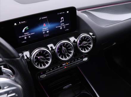 Mercedes-Benz - GLA