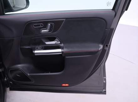 Mercedes-Benz - GLA