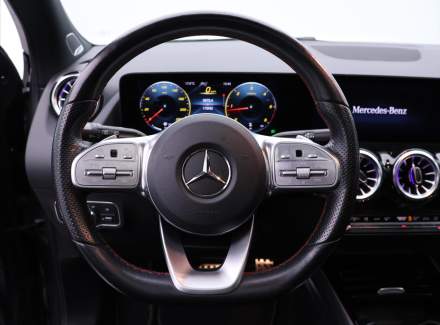 Mercedes-Benz - GLA