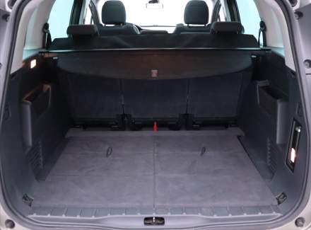 Peugeot - 5008