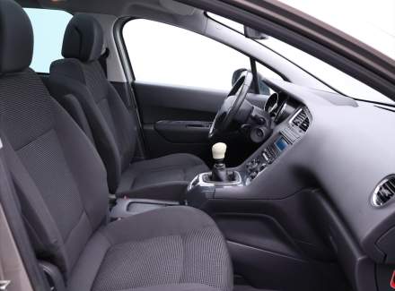 Peugeot - 5008