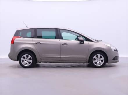 Peugeot - 5008