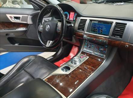Jaguar - XF