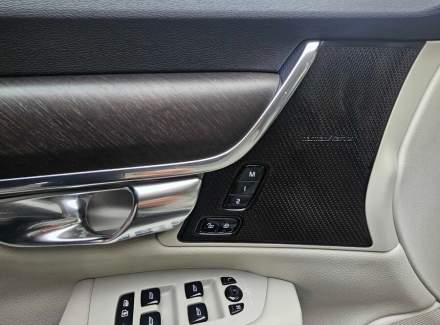 Volvo - V90