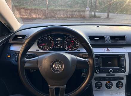 Volkswagen - Passat