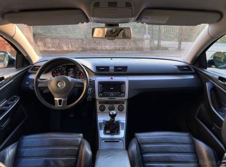 Volkswagen - Passat
