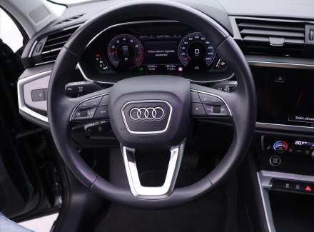 Audi - Q3