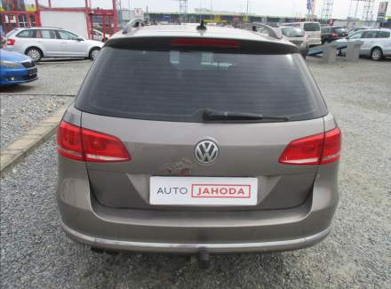 Volkswagen - Passat