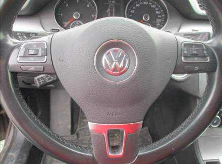 Volkswagen - Passat