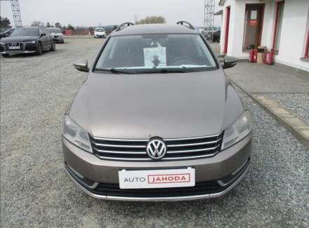 Volkswagen - Passat