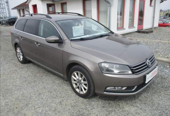 Volkswagen - Passat