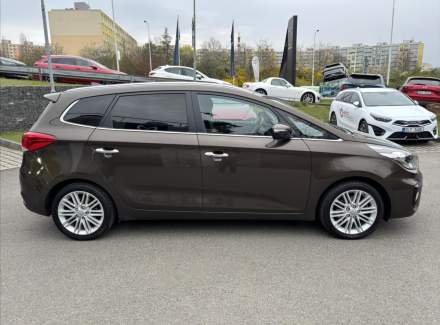 Kia - Carens
