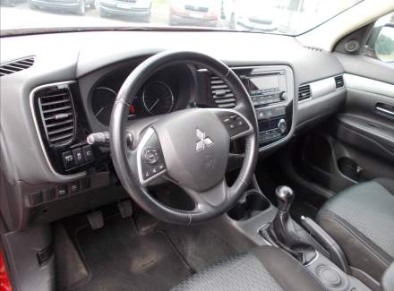 Mitsubishi - Outlander