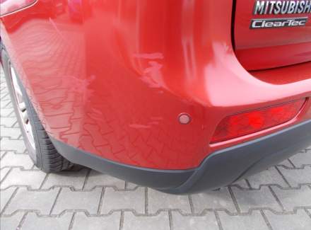 Mitsubishi - Outlander