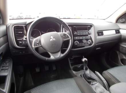 Mitsubishi - Outlander