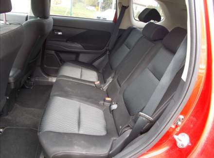 Mitsubishi - Outlander