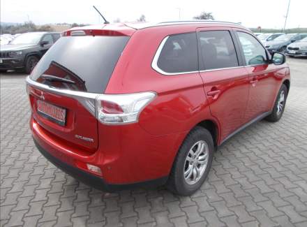 Mitsubishi - Outlander
