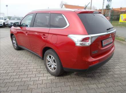 Mitsubishi - Outlander